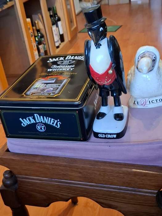 3 x Bar items,Jack Daniels tin,Old Crow whiskey(plastic) & ceramic Le Victoria Dodo decanter no cork