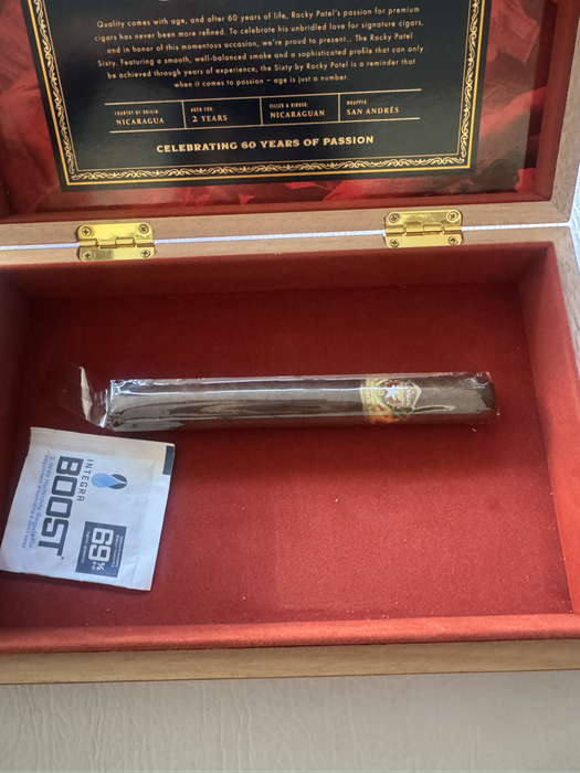 Cigar plus cigar box