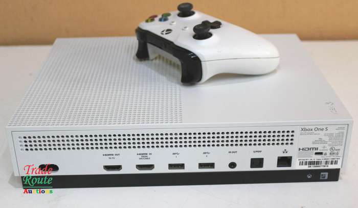 Microsoft Xbox One S 1TB Console (WHITE) Model 1681 + 1 Controller (WHITE)