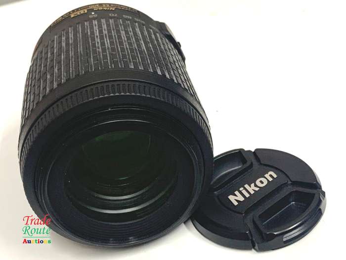 Nikon AF-S NIKKOR 55-200mm VR [ VIBRATION REDUCTION ] LENS