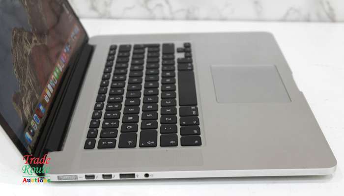 Apple MacBook Pro 15.4-inch  | Core i7 2.2GHz | 16GB RAM | 256GB SSD MID 2015 **  MAC OS Monterey **