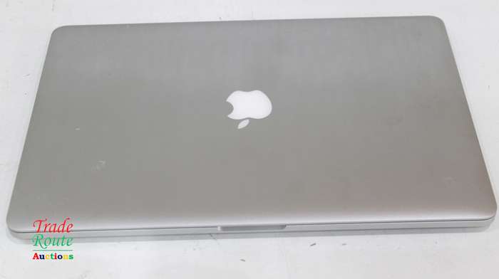 Apple MacBook Pro 15.4-inch  | Core i7 2.2GHz | 16GB RAM | 256GB SSD MID 2015 **  MAC OS Monterey **