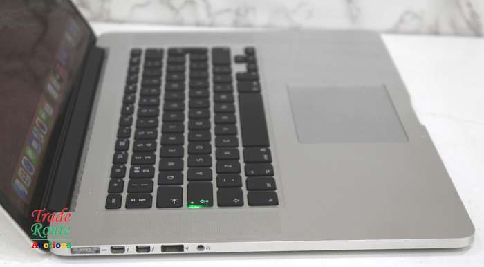 Apple MacBook Pro 15.4-inch  | Core i7 2.2GHz | 16GB RAM | 256GB SSD MID 2015 **  MAC OS Monterey **
