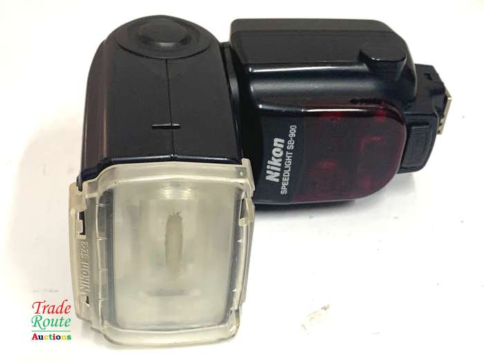 Nikon SB-900 Speedlight Flash for Nikon DSLR Cameras