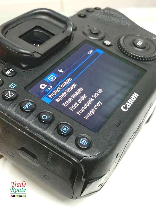 Canon EOS 7D Mark II DSLR Camera (Body only) 20.2 MP