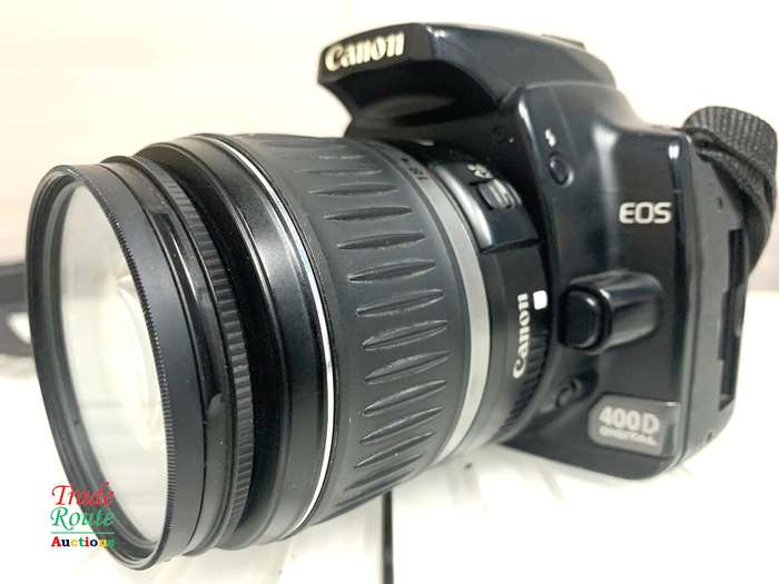 Canon 400D Digital SLR camera 10.1 Megapixels + Canon EFS 18-55mm Lens Kit