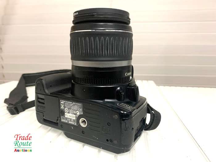Canon 400D Digital SLR camera 10.1 Megapixels + Canon EFS 18-55mm Lens Kit