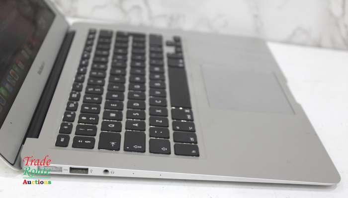 2017 MacBook Air 13.3-inch | Core i5 1.8GHz | 8GB RAM | 128GB SSD Boxed
