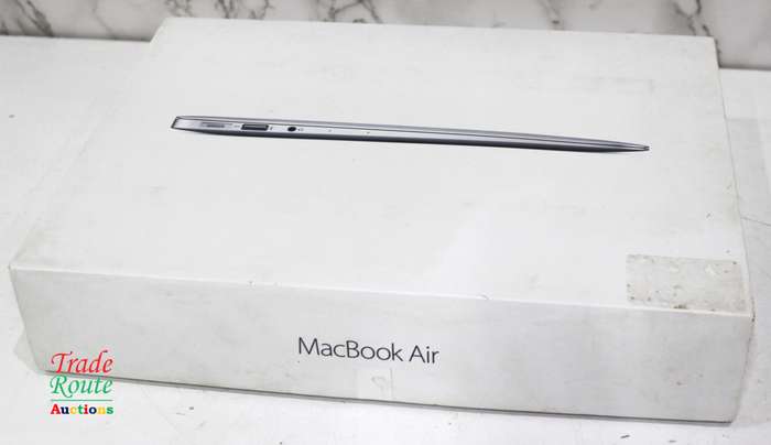 2017 MacBook Air 13.3-inch | Core i5 1.8GHz | 8GB RAM | 128GB SSD Boxed