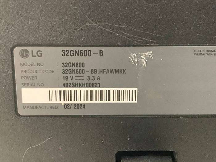 LG UltraGear 32GN600 31.5" QHD 2560 x 1440 Gaming Monitor