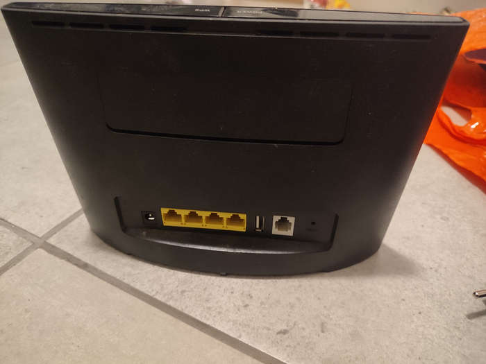 Huawei B525 4G LTE Cat6 Wireless Router