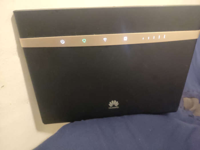 Huawei B525 4G LTE Cat6 Wireless Router