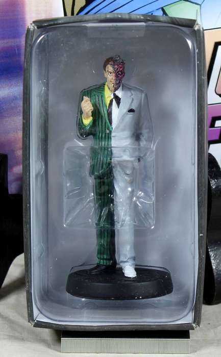 DC Comics - Super Hero figurine - Two Face
