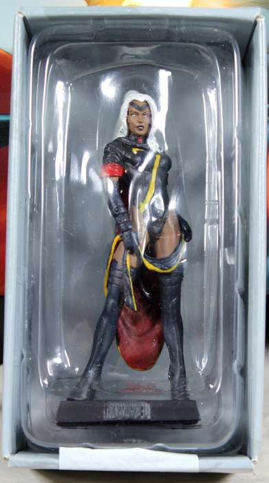 Marvel comics - lead, hand painted figurine with book - Storm #14