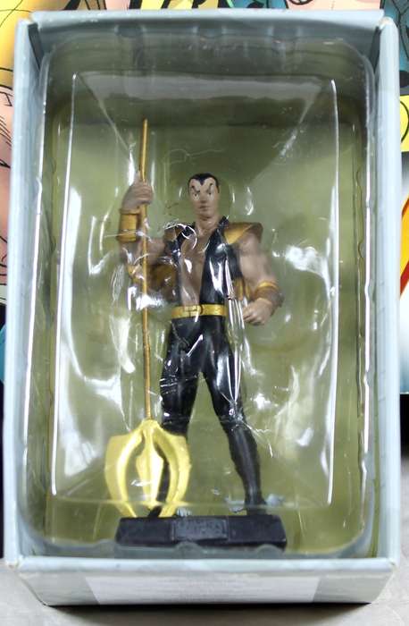 Marvel comics - lead, hand painted figurine with book - Namor #36