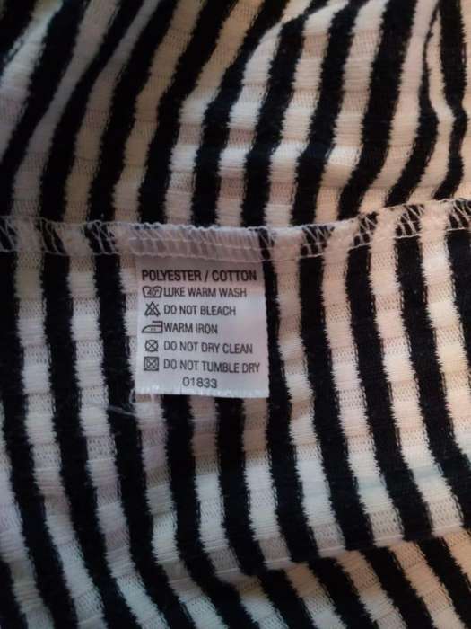 Black and white shirt Size M Topics