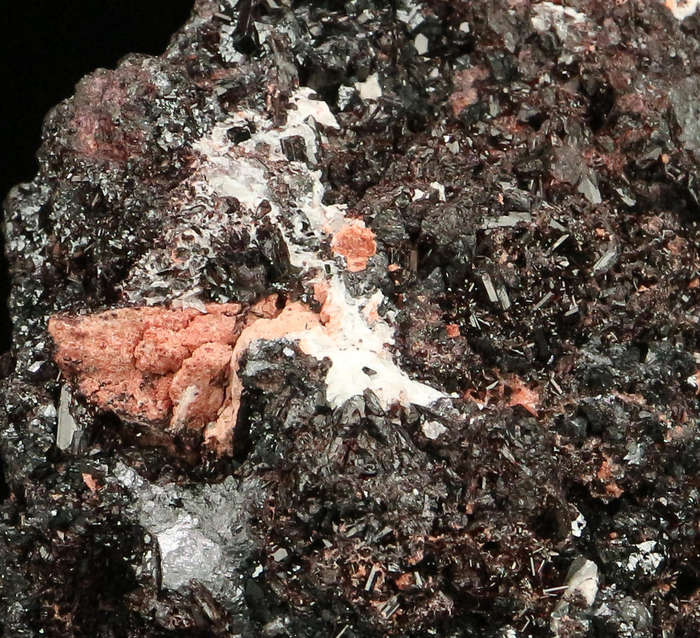 Manganvesuvianite on Hausmannite,"N'Chwaning II Mine, Kalahari Manganese Field, Northern Cape, South