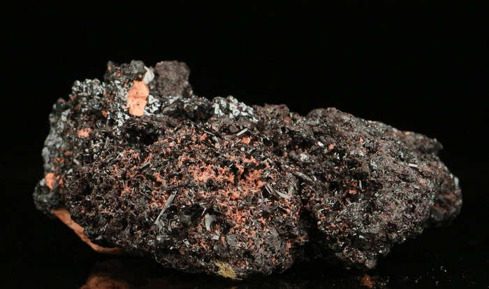 Manganvesuvianite on Hausmannite,"N'Chwaning II Mine, Kalahari Manganese Field, Northern Cape, South