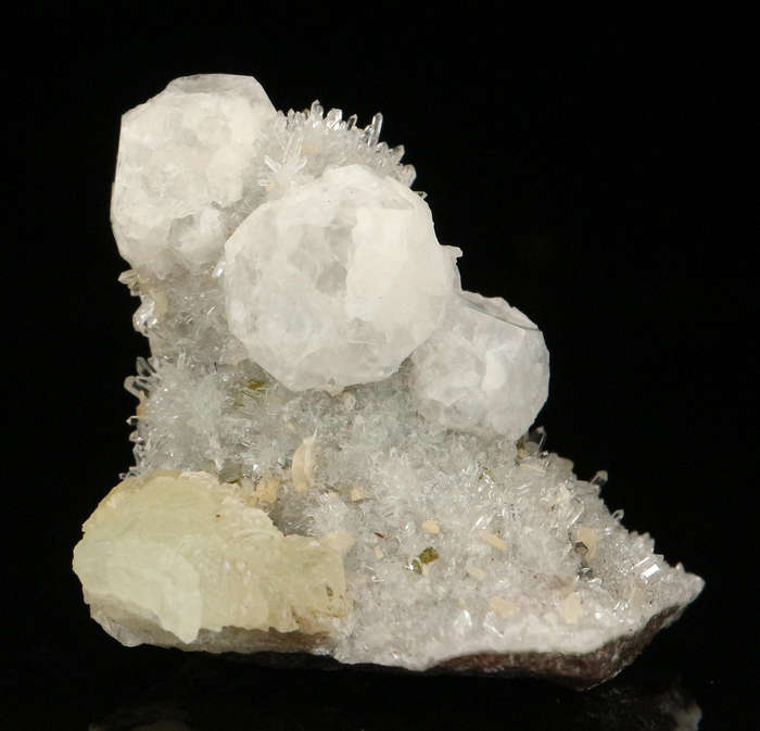 Analcime, Prehnite & Quartz, Gobobosebberge Mnt, Namibia