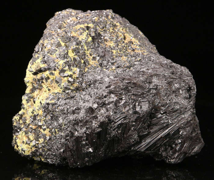 Jouravskite & Gaudefroyite,"N'Chwaning II Mine, Kalahari Manganese Field, Northern Cape, South Afric