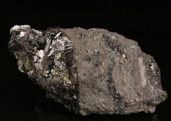 Jouravskite on Bixbyite,"N'Chwaning II Mine, Kalahari Manganese Field, Northern Cape, South Africa "