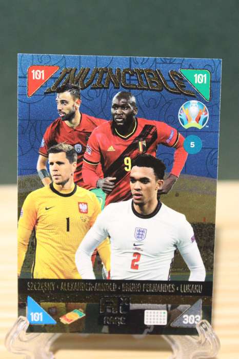 EURO 2020 PANINI ADRENALYN INVINCIBLES