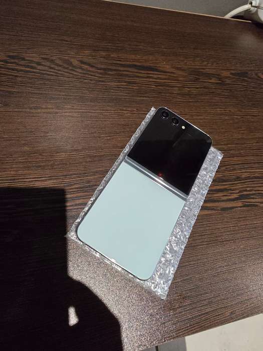 Samsung Z Flip5 256GB