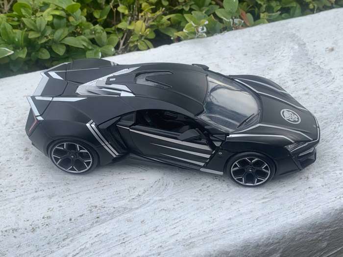 Marvel Avengers Black Panther DieCast Lykan Hypersport - Scale 1:24 - By Jada Toys