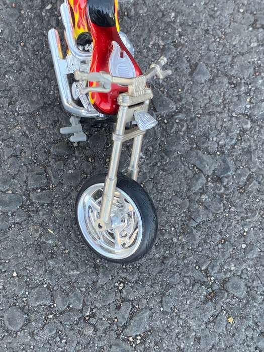 HotWheels DieCast Motorcycle Chopper  Awesome Condition / Rubber Wheels