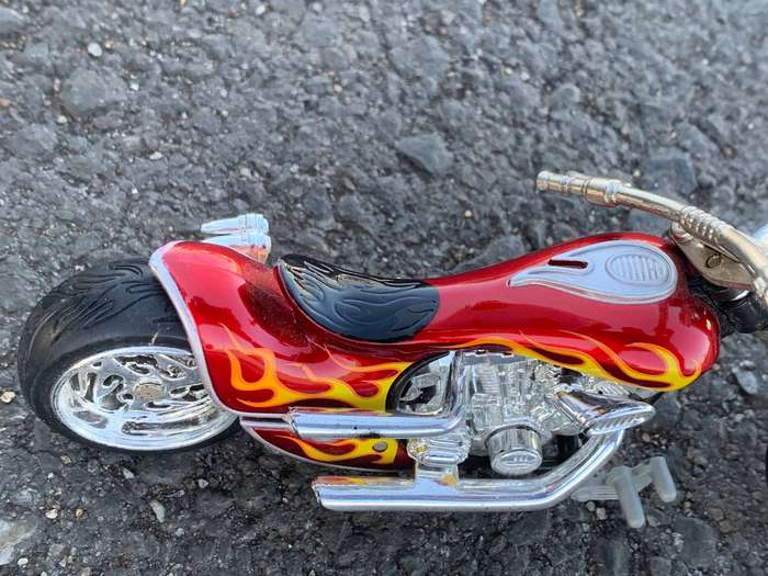 HotWheels DieCast Motorcycle Chopper  Awesome Condition / Rubber Wheels
