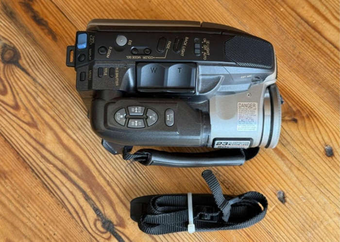 Vintage Panasonic LV-678 camcorder