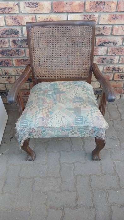 Ball & Claw Chair