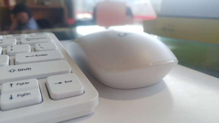 ANDOWL Mini Wireless Keyboard And Mouse