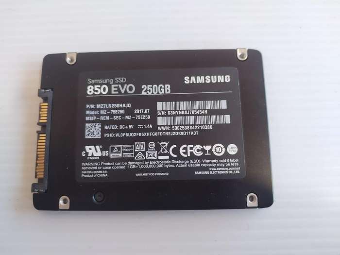 Samsung 850 EVO 250GB 2.5-Inch SATA III SSD (MZ-75E250)