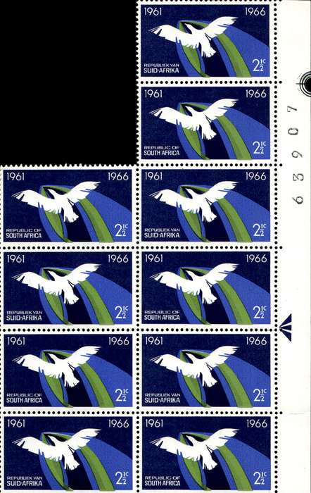 RSA 1699/05/31 Fifth Anniversary of the Republic 2½c *10 stamps Arrow block