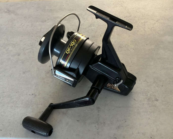 Daiwa DF-100 Giant Spin Reel 3.4:1 1Bb 30lb/320yd