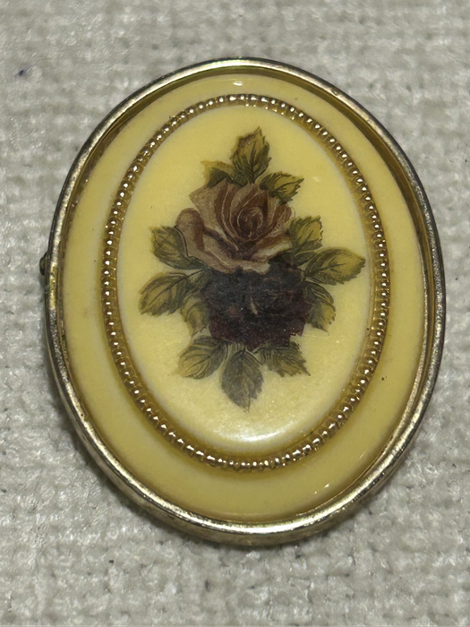 Vintage oval cameo two rose brooch