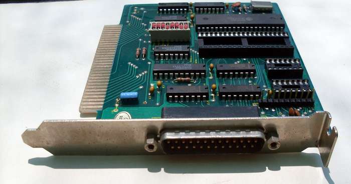ISA 8-Bit 25-Pin Serial Communication Card (1988)