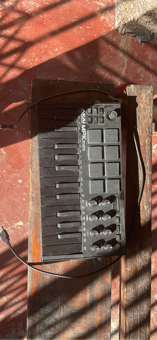 Akai MPK mini