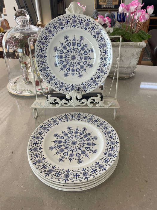 Vintage Valencia designed by Jessie Tait Midwinter Set of 6 Extra Large Dinner Plates. 26.5cm