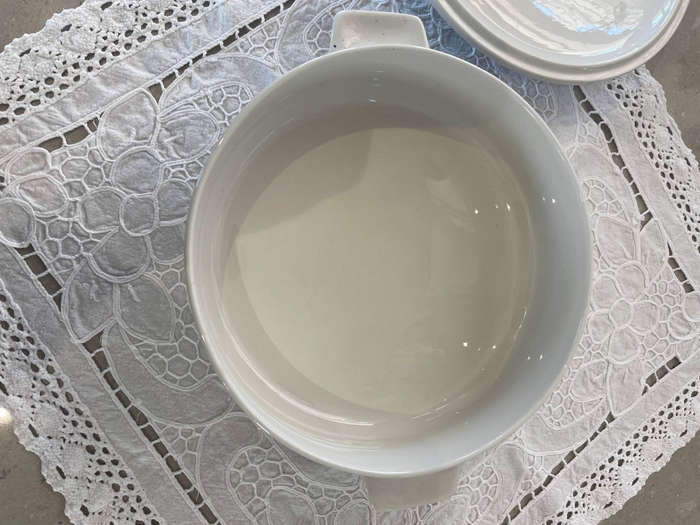 "VINTAGE" Lidded Vegetable/serving tureen by Midwinter "Valencia" designed by Jessie Tait in the 60s