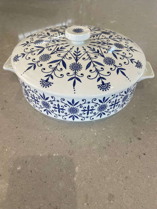 "VINTAGE" Lidded Vegetable/serving tureen by Midwinter "Valencia" designed by Jessie Tait in the 60s
