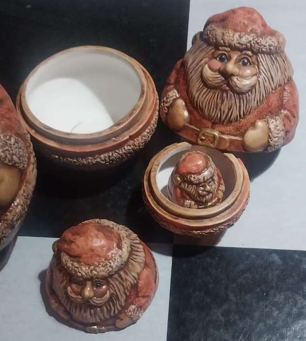 Set of four handmade Santa "Nesting dolls" by Joan Parkins - VIEW DESCRIPTION.