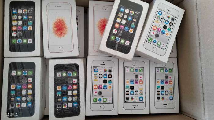 Apple iPhone 5s 16GB Silver Color