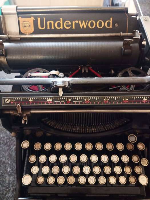This antique Underwood No. 5 Standard Typewriter from the 1920s