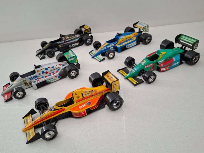 Lot of 5 Bburago 1:24 Diecast Race Cars. Made in Italy