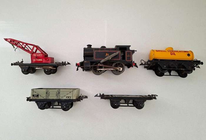 Vintage Hornby Tin Plate Train Set - Made in England by Meccano