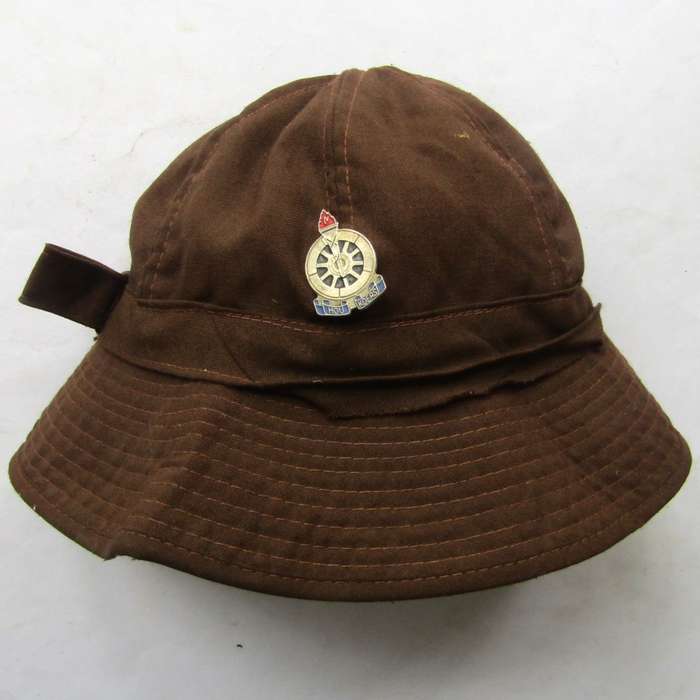 Old Voortrekkers Girls Hat with Badge