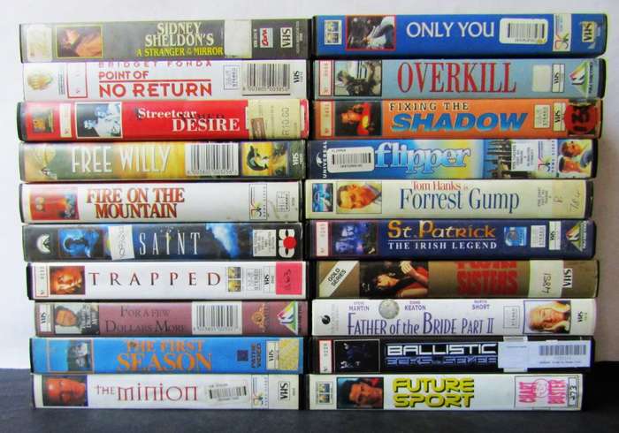 Lot of 20 Old Movie VHS Tapes