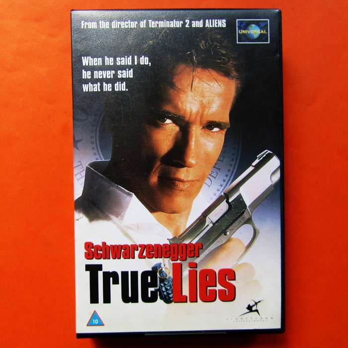 True Lies - Schwarzenegger - Movie VHS Tape (1994)